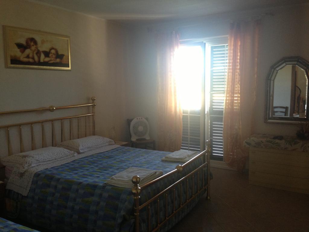 Villa Naclerio Sarzana Habitación foto